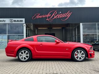 Ford Mustang GT Roush Body Kit 4.6 V8
