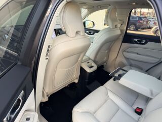 Volvo XC60 AWD Luxury Inscription FaceLift MY23 2.0 T8 Twin-Engine PLUG-IN-HYBRID LONG RANGE 335kW