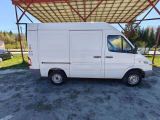 Mercedes-Benz Sprinter 2.1 60кВ
