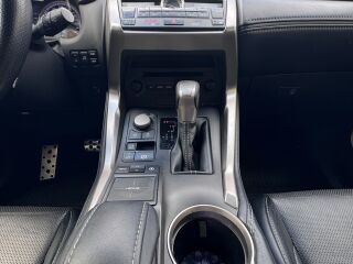 Lexus NX 300h F-SPORT 2.5 114kW