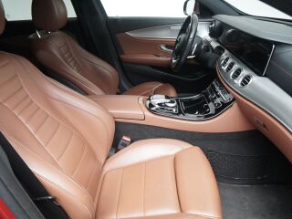 Mercedes-Benz E 220 2.0 143kW