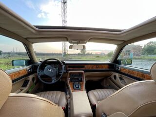 Jaguar XJ40 3.6 149kW