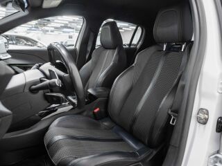 Peugeot 208 GT line 1.2 74kW