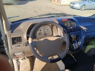 Mercedes-Benz V 280 2.8 128kW