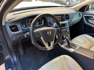 Volvo V60 Summum Plug-In Hybrid 2.4 D6 158kW