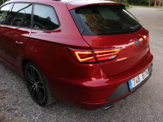 SEAT Leon Cupra 2.0 R4 221kW
