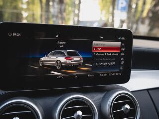 Mercedes-Benz C 220 Amg-Pakett 2.0 143kW