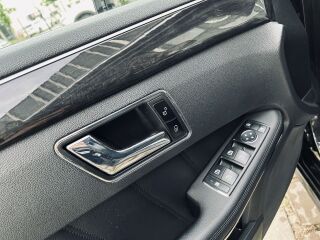 Mercedes-Benz E 220 AVANTGARDE 2.1 BlueEfficiency 100kW
