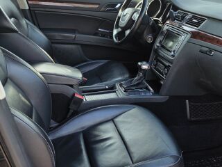 Skoda Superb Elegance Options 2.0 TDI 103kW