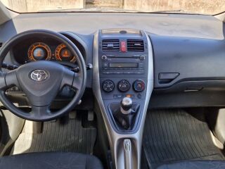 Toyota Auris 1.4 66kW