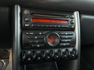 MINI Cooper Cabrio 1.6 85кВ