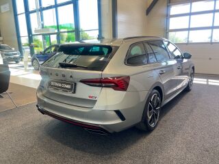 Skoda Octavia Combi RS 30y FL 2.0 TSI 195кВ