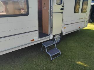 Bailey Pagana bordeaux