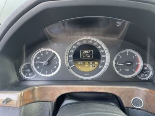 Mercedes-Benz E 220 2.1 R4 125kW