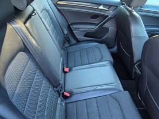 Volkswagen Golf Highline 1.6 81kW