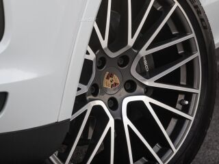 Porsche Cayenne 3.0 250кВ