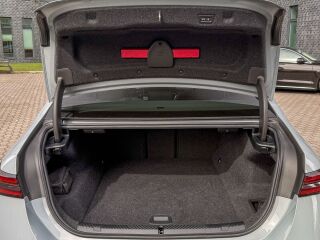 BMW i5 xDrive40 M-Sportpakett Pro 290кВ