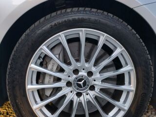 Mercedes-Benz E 400 3.5 V6 V6 twin turbo 245kW