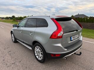 Volvo XC60 Summum 2.4 R5 D5 129kW