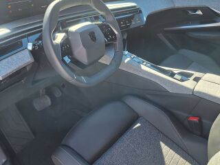 Peugeot 3008 Business Hybrid 145 e-DCS6 1.2 107кВ
