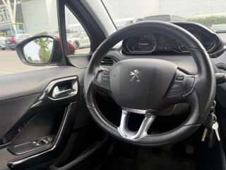 Peugeot 208 MY2016 Facelift 1.2 60kW