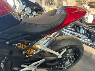 Triumph Speed Triple R 1200 RR R3 132kW