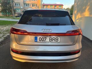 Audi e-tron 55 QUATTRO 300kw 158kW
