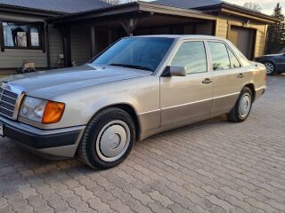 Mercedes-Benz E 300 Turbo 3.0 108kW