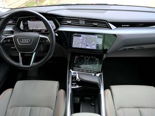 Audi Q8 e-tron 55 SPORTBACK B&O SAFETY PRO 114 kWh Quatto 55 114kwh 300кВ