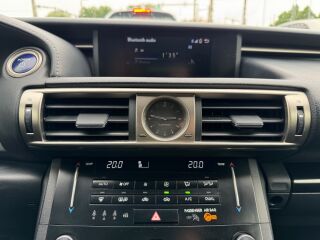 Lexus IS 300h 2.5 133kW