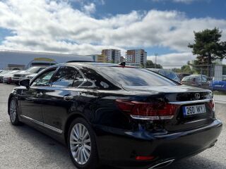 Lexus LS 460 4.6 268kW