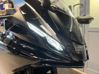 Yamaha R7