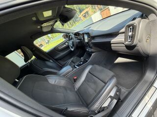 Volvo XC40 R-DESIGN INTELLI SAFE PRO GEARTRONIC RECHARGE 1.5 T5 Twin-Engine PLUG-IN-HYBRID 60 + 132kW