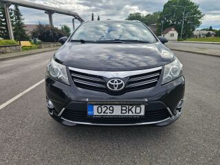 Toyota Avensis Linea Sol 2.2 110kW