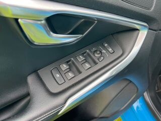 Volvo V40 R-Design 1.6 D2 84kW