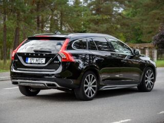 Volvo V60 SUMMUM AWD TWIN ENGINE PLUG IN HYBRID FACELIFT 2.4 162kW