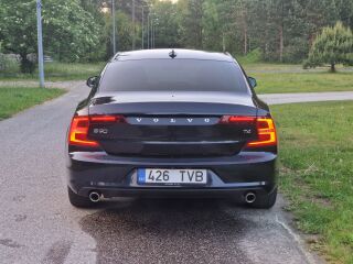 Volvo S90 Momentum 2.0 T4 140kW