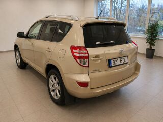 Toyota RAV4 2.0 116kW