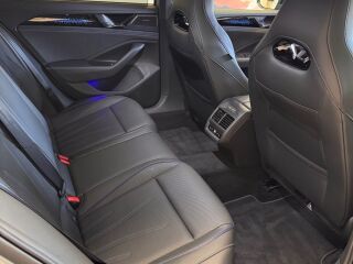 Volkswagen Passat R-Line Signature Black Style 2.0 TDI 142kW