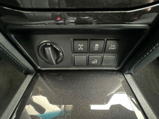 Toyota Land Cruiser Black Edition N1G 2.8 150kW