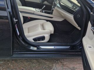 BMW 750 3.0 280kW