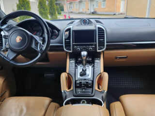 Porsche Cayenne 3.0 180кВ
