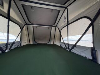 Mercedes-Benz 280 GE + Thule Tepui Kukenam 3 2.7 115kW