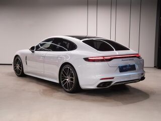 Porsche Panamera Turbo 4.0 V8 463кВ
