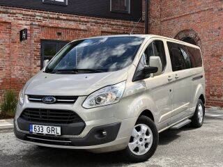 Ford Tourneo Custom Long family 2.0 125kW