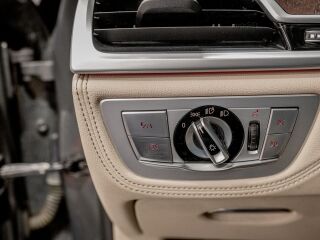 BMW 750 xDrive M-Sportpakett 4.4 390kW