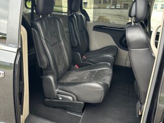 Lancia Voyager Platinum StownGO 2.8 130kW