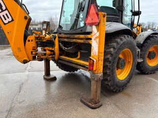JCB 4 CX 4x4 81kW