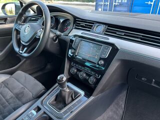Volkswagen Passat Highline 1.6 TDi 88кВ