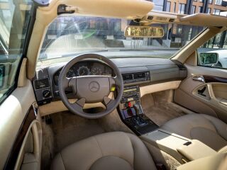 Mercedes-Benz SL 500 5.0 V8 235кВ